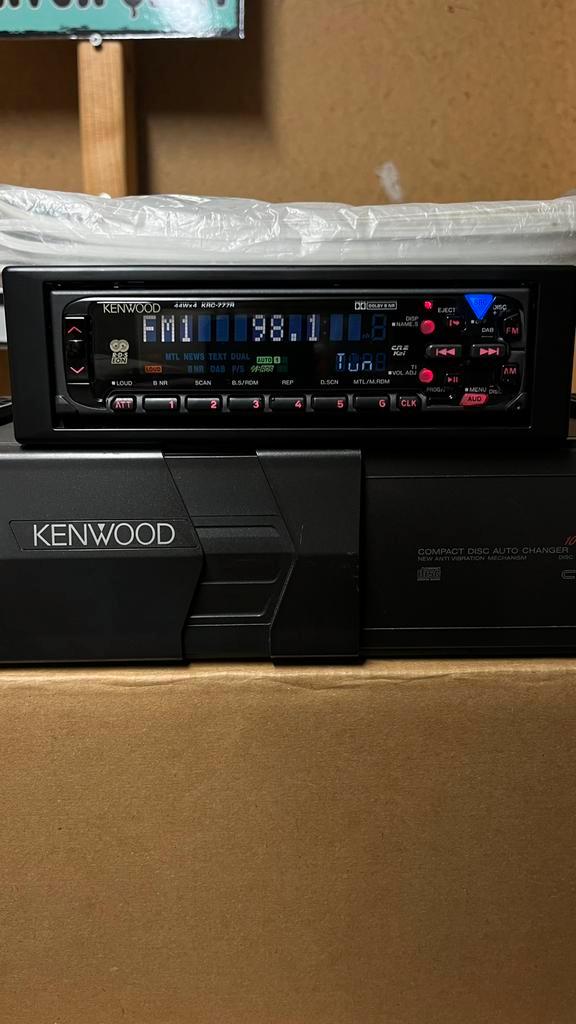 Kenwood KRC-777R Mask + CD-Wisselaar, Auto diversen, Autoradio's, Zo goed als nieuw, Ophalen of Verzenden