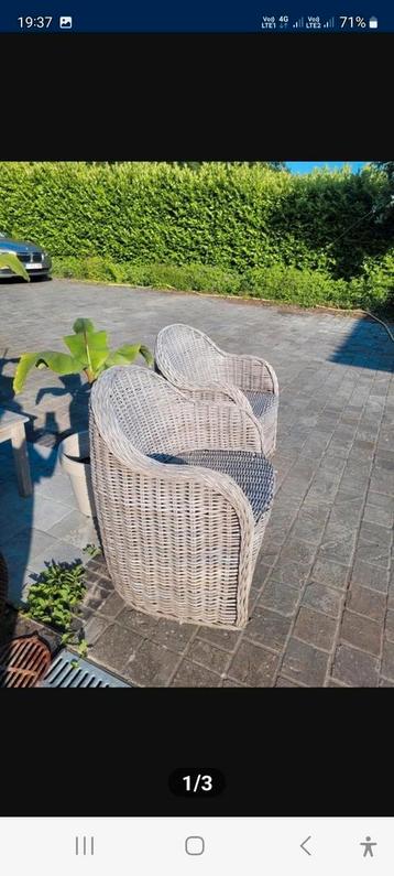 2 mooie rotan tuinstoelen beschikbaar voor biedingen