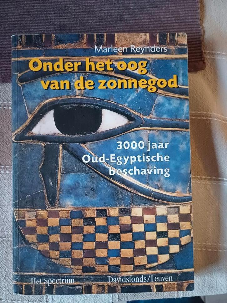 Marleen Reynders - Onder het oog van de Zonnegod, Boeken, Geschiedenis | Wereld, Zo goed als nieuw, Ophalen