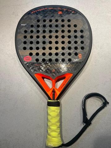 Padel Racket BULLPADEL HACK 03 HYBRID 2024 beschikbaar voor biedingen