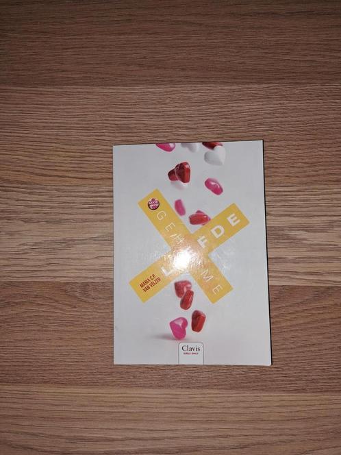 M.C.P. van Velzen - Geheime liefde, Boeken, Kinderboeken | Jeugd | 10 tot 12 jaar, Gelezen, Ophalen of Verzenden