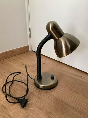 Vintage goud bureaulamp beschikbaar voor biedingen