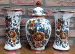 2 vases + 1 carafe - Polychrome - Fait main, Antiquités & Art, Antiquités | Porcelaine, Enlèvement