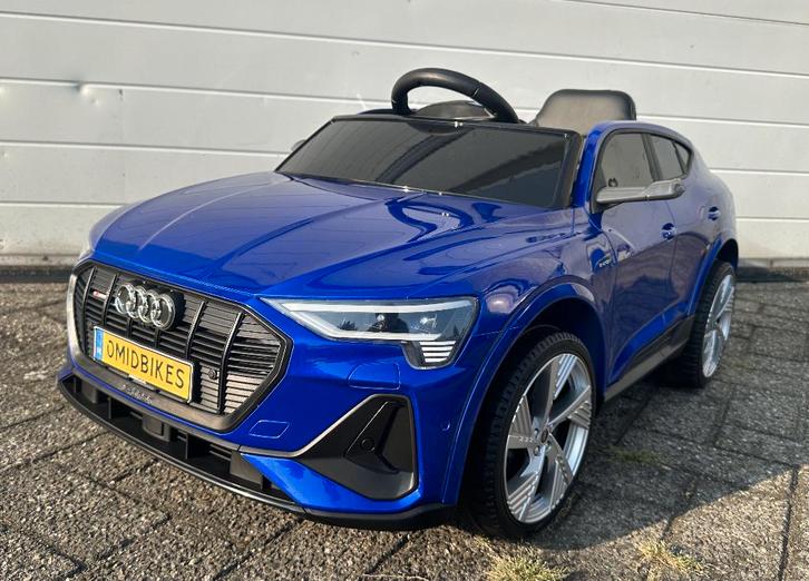 Audi E-tron 12v Metallic Blauw - RC - Leder zit - 4x4 NIEUW, Enfants & Bébés, Jouets | Extérieur | Véhicules à batterie, Neuf