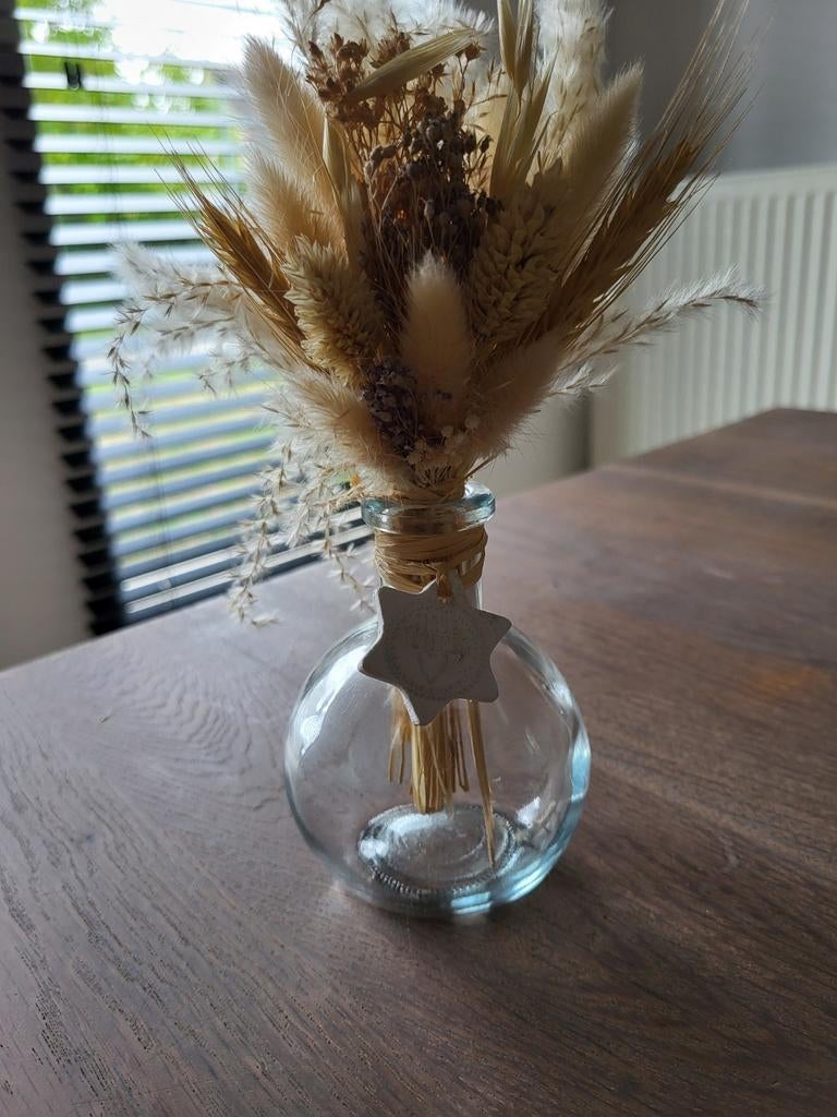 Klein vaasje met droogbloemen, Ophalen, Zo goed als nieuw