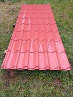 Plaques de toit métalliques de 36 m2 + angles de 630 cm, Comme neuf, Plaque de toiture ou Plaque de tuile, Enlèvement, Rouge
