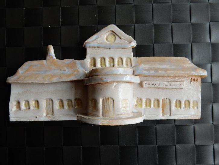 Sculpture en céramique : gare de Braine-le-Comte, Antiquités & Art, Art | Sculptures & Bois, Enlèvement ou Envoi