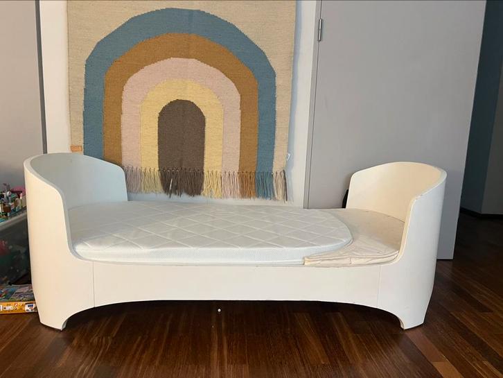 Beautiful designer junior bed Leander, Kinderen en Baby's, Kinderkamer | Bedden, Gebruikt, 140 tot 160 cm, Minder dan 70 cm, Lattenbodem