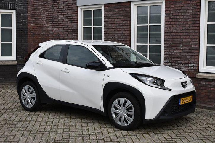 Toyota Aygo 1.0 VVT-i MT Play Wij zijn op afspraak geopend!, Autos, Toyota, Entreprise, Aygo, ABS, Régulateur de distance, Airbags