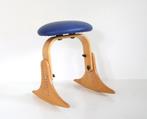 Ergonomisch schommel krukje - Vintage tabouret, Huis en Inrichting, Ophalen of Verzenden, Zo goed als nieuw, Hout