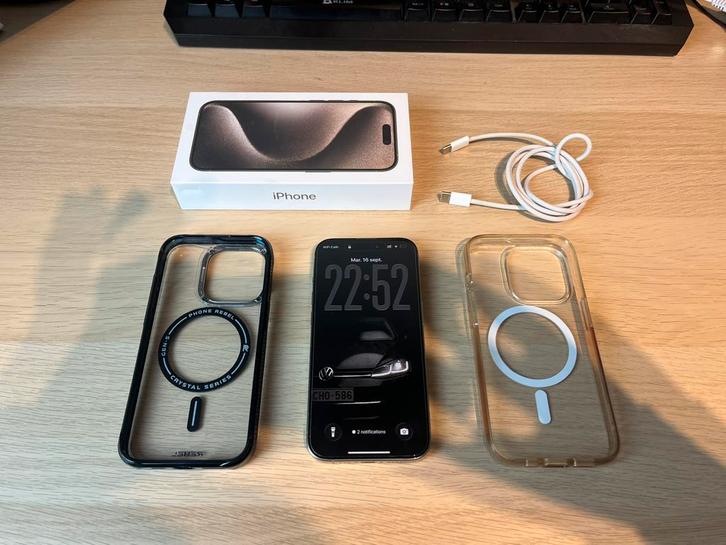 Apple iPhone 15 Pro 256gb + 2 hoesjes, Telecommunicatie, Mobiele telefoons | Apple iPhone, Zo goed als nieuw, iPhone 15 Pro, Ophalen
