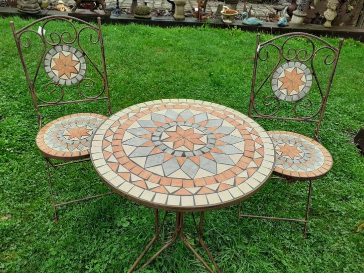Tuinset van smeedijzer en keramiek, Tuin en Terras, Tuinsets en Loungesets, Nieuw, Loungeset, Overige materialen, 2 zitplaatsen
