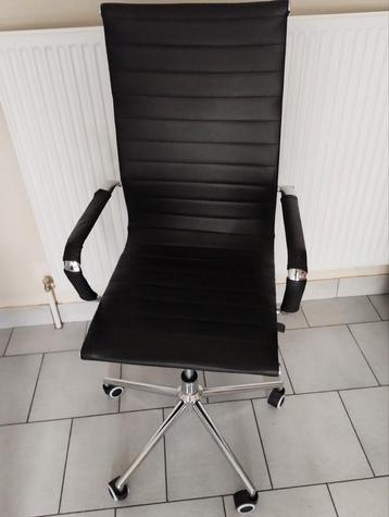 Bureaustoel zwart....met pompsysteem...0478028005 beschikbaar voor biedingen