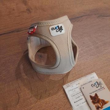 Honden benodigingen , onze puppy is al te groot .  beschikbaar voor biedingen