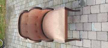 Heel oude stoel, geen verdere info, bieden zoekertje beschikbaar voor biedingen