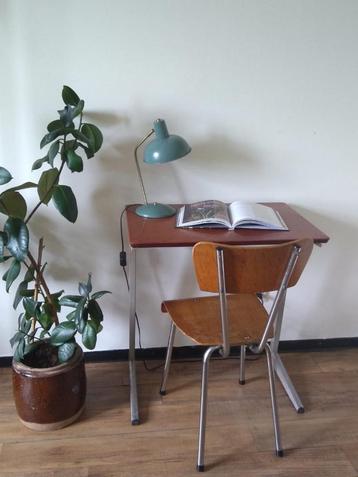 vintage retro lessenaar / tafeltje / bijzettafel beschikbaar voor biedingen