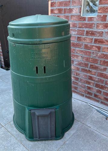 Composteur avec trappe., Enlèvement, Bac à compost