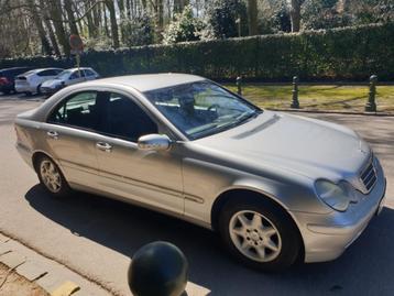 Mercedes Benz C180 Elegance LPG, Cuir, Argent ou Gris, Boîte manuelle, Bleu