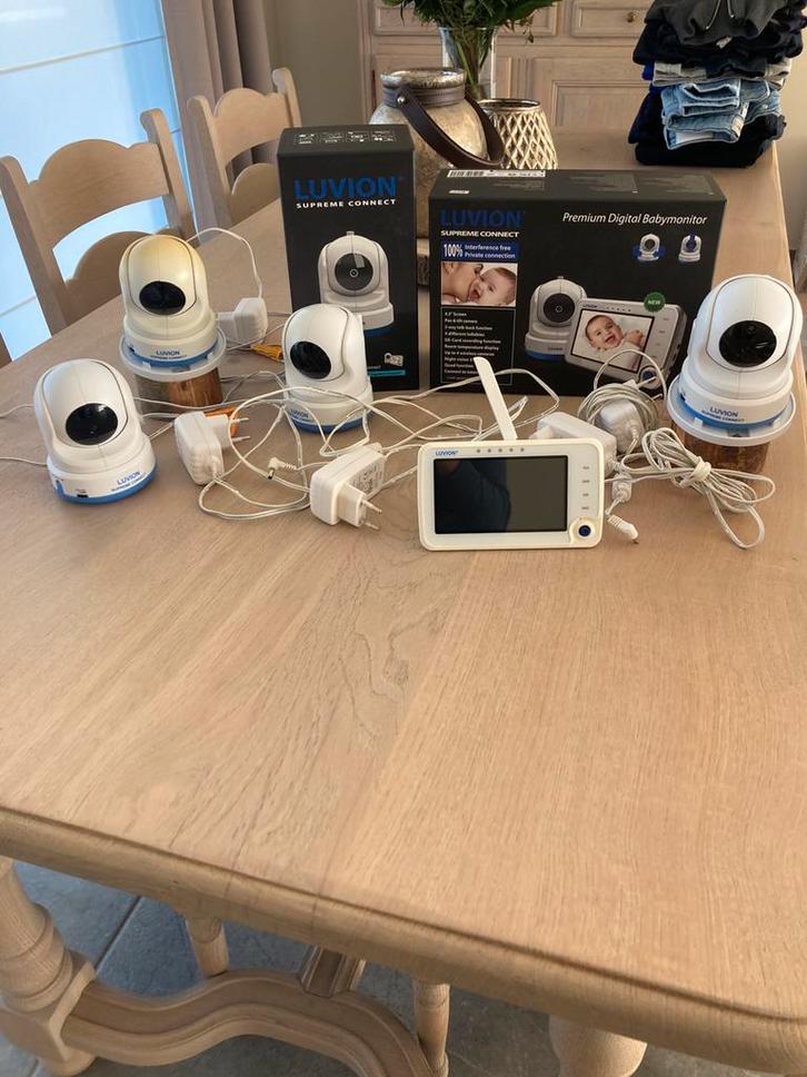 Luvion babyfoon 4 camera’s 1  scherm, Kinderen en Baby's, Babyfoons, Zo goed als nieuw, Camera, Ophalen of Verzenden