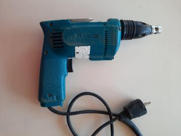 Elektrische schroefmachine Makita 6820  beschikbaar voor biedingen