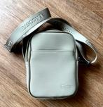 Bandoulière lacoste, Bijoux, Sacs & Beauté, Sacs | Sacs à bandoulière, Enlèvement ou Envoi