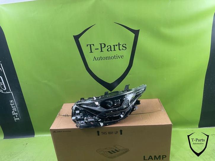 toyota auris koplamp links 8117002k60 lamp, Auto-onderdelen, Verlichting, Toyota, Nieuw