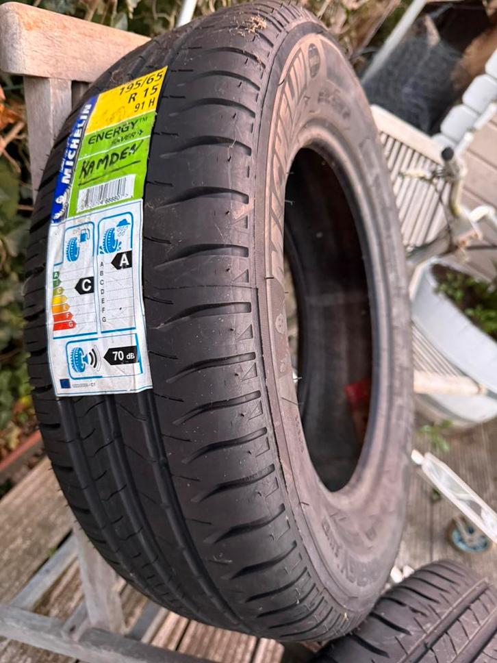 Pneu neuf jamais monté, Auto diversen, Autosport-onderdelen, Nieuw, Ophalen