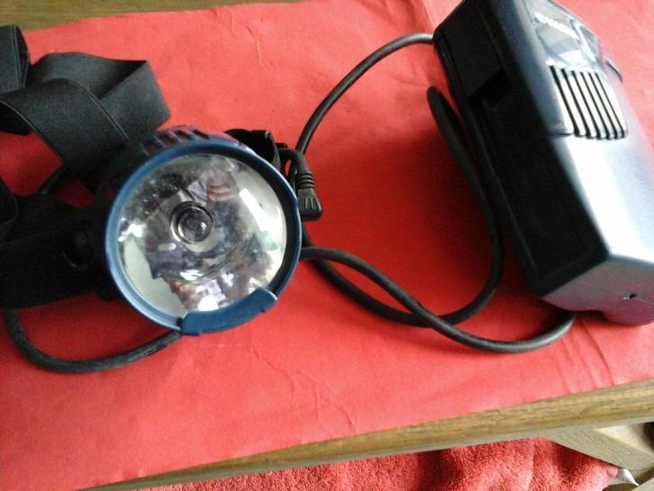 HOOFDLAMP - VARTA, Caravans en Kamperen, Kampeeraccessoires, Zo goed als nieuw, Ophalen of Verzenden