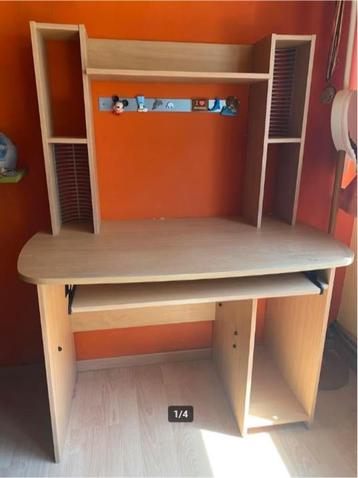 Bureau pour chambre d'enfant, ado ou kot étudiant disponible aux enchères