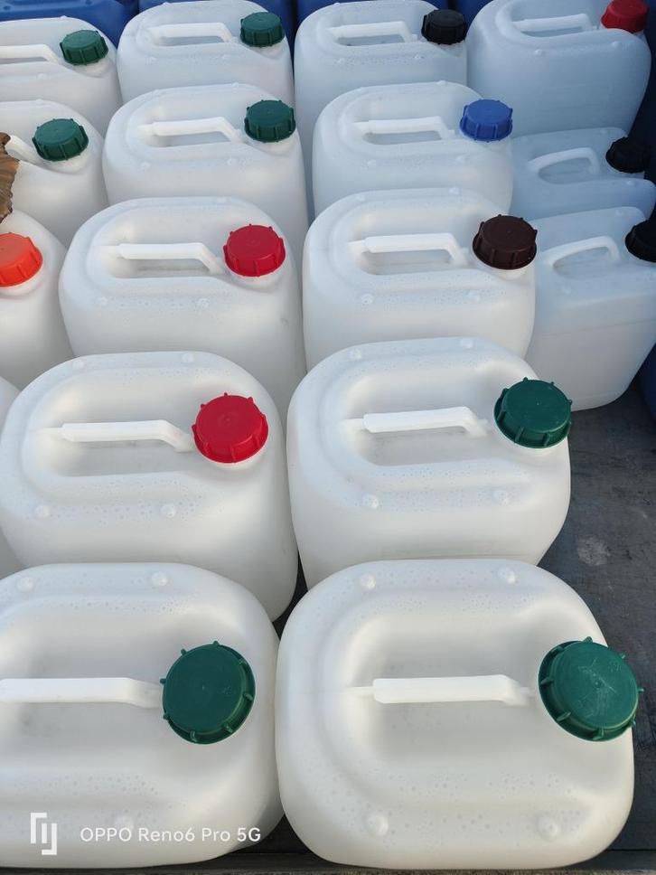 Jerrycans 20 liter zo goed als nieuw., Tuin en Terras, Regentonnen, Zo goed als nieuw, Kunststof, Minder dan 75 liter, Ophalen