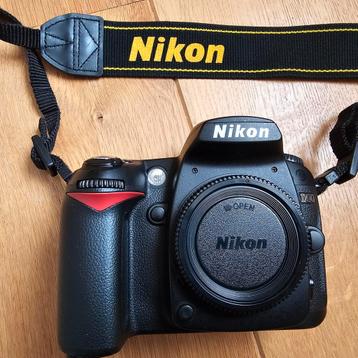 Nikon d90 grip 2 batterijen 4054 click, een jaar garantie