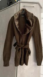 Bruine vest met riem M/L, Kleding | Dames, Truien en Vesten, Léa fashion, Ophalen of Verzenden, Zo goed als nieuw