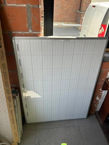Magneet bord met week indeling als nieuw beschikbaar voor biedingen