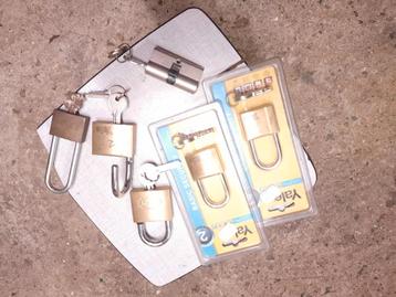 CADENAS, Enlèvement