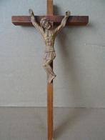 Houten kruis kruisbeeld Corpus Christi van kunsthars 19cm, Ophalen of Verzenden, Zo goed als nieuw, Overige typen, Christendom | Katholiek