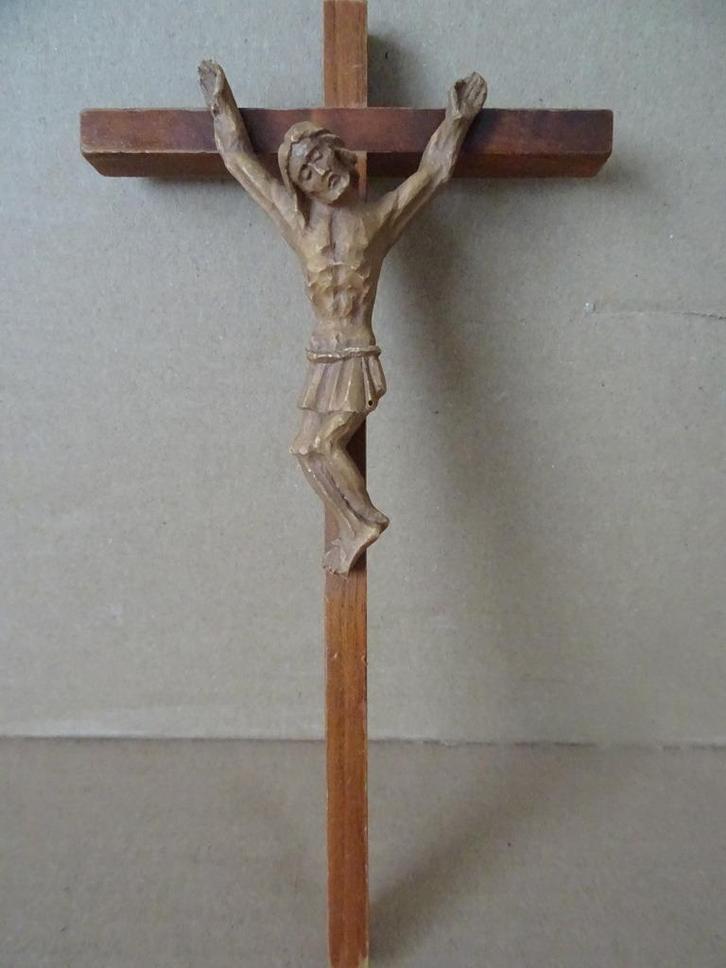 Houten kruis kruisbeeld Corpus Christi van kunsthars 19cm, Verzamelen, Religie, Zo goed als nieuw, Christendom | Katholiek, Overige typen