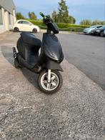 Zip 70 cc 2 takt a klasse met papieren., Fietsen en Brommers, Scooters | Piaggio, Ophalen, Zo goed als nieuw, Zip