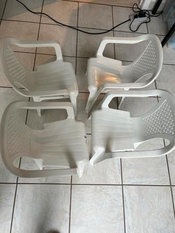 Plastieken tuinstoelen voor kinderen per stuk (4 in totaal) beschikbaar voor biedingen