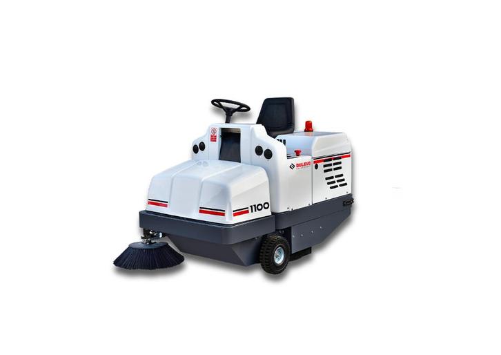Veegmachine nodig ? Wij zijn importeur van Dulevo in Belgie, Zakelijke goederen, Machines en Bouw | Onderhoud en Reiniging, Ophalen