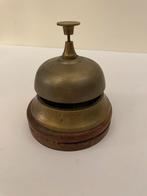 Klassieke Hotelbel van Messing met Houten Basis., Enlèvement ou Envoi