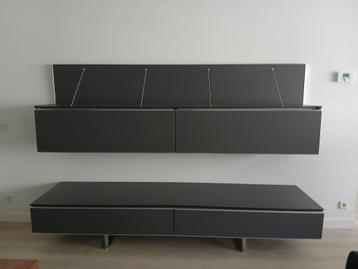 B  & B Italia hangkast PAB beschikbaar voor biedingen