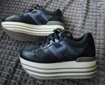 Mooie Hogan sneakers.  beschikbaar voor biedingen