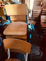 Vintage houten schoolstoelen en stapelstoelen, Ophalen