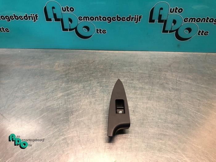 Commutateur vitre électrique d'un Alfa Romeo Giulietta (Giu, Autos : Pièces & Accessoires, Tableau de bord & Interrupteurs, Alfa Romeo