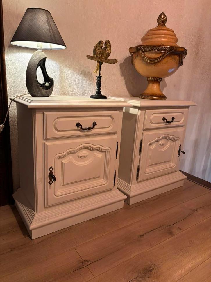 Twee landelijke nachtkastjes, Huis en Inrichting, Slaapkamer | Nachtkastjes, Ophalen