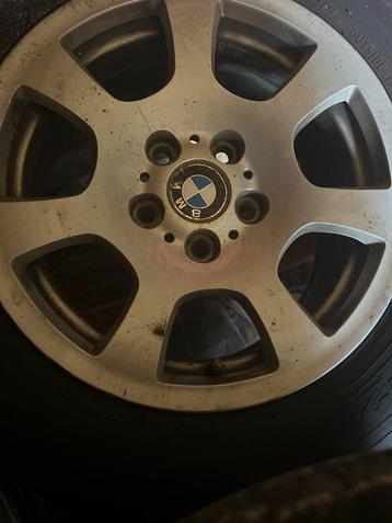 4 Jantes BMW d’origine 16 pouces bon état (pneus) beschikbaar voor biedingen