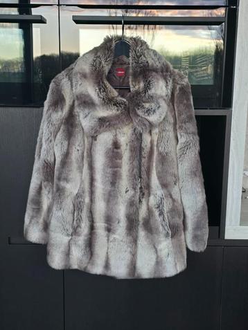 Kort en Stijlvol Damesjasje Faux Fur - Olsen - Mt 40/42 beschikbaar voor biedingen
