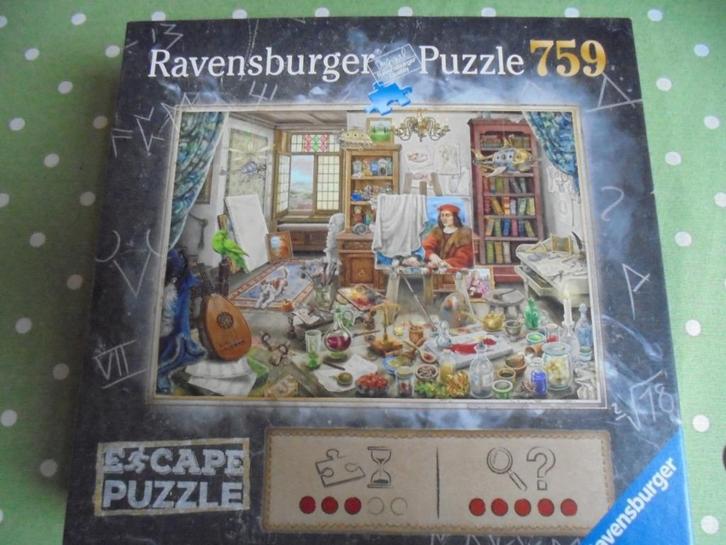 Escape puzzel Ravensburger 759 "kunstenaarsatelier", Hobby en Vrije tijd, Denksport en Puzzels, Zo goed als nieuw, Legpuzzel, 500 t/m 1500 stukjes