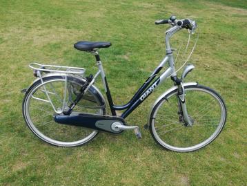 Giant damesfiets in tiptop staat  beschikbaar voor biedingen
