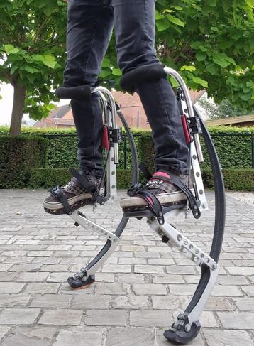 Springstelten met elleboog-, pols- en kniebescherming beschikbaar voor biedingen